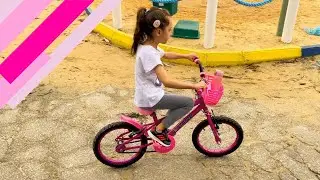 Antonella Conquista o Mundo: Aprendendo a Andar de Bicicleta!