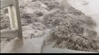 biggest flood that broke the dam (2)