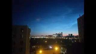 КРАСИВЫЕ СЕРЕБРИСТЫЕ ОБЛАКА ПРОПЛЫВАЮЩИЕ В НЕБЕ НАД МОСКВОЙ - 28 ИЮНЯ 2024...ЭТО ПРОСТО КОСМОС...