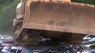 Флорентино Перес с коллекцией автомобиле Криштиану Роналду в Мадриде