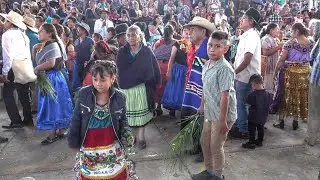 El Zapateado del Pueblo Purepecha - Asi se baila en Santa Cruz Tanaco Michoacan
