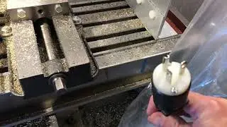 Tormachtips.com - Tormach 1100M CNC Mill running off 240v UPS Battery Backup