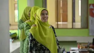 (PPKM) PKM "TEACHERPREUNEUR BERBASIS TEKNOLOGI KOMUNIKASI VISUAL" Program Kemitraan Masyarakat, 2.0