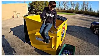 DUMPSTER DIVING - DOLLAR GENERAL LEFT US FREE SNACKS!