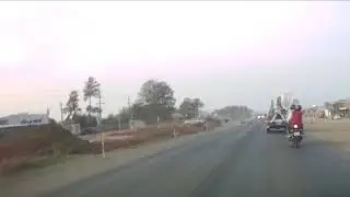 Accidente sobre ruta 12, camioneta embiste moto frente a parada canga / axion km 1024 aprox