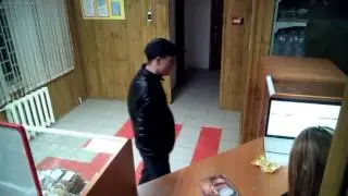 В Новотроицке сотрудники полиции ищут мужчину «подломившего» деньги
