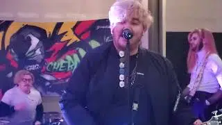 17° Below Girl at Hot Topic Featuring Bee From Lie For Fun at Cheba Hut 1/6/21