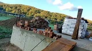 Горячий ключ. Кладка кирпича ручной формовки, парамакс