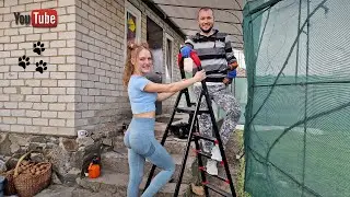 Сделали ещё одну перемычку для навеса на даче. Посадили смородину