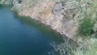 Прыжок с большой высоты в воду | карьер