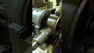 dividing head, yeat another rebuild. Well oiled... 😐