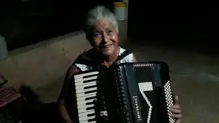 Dona Castorina (minha mãe) sanfoneira.