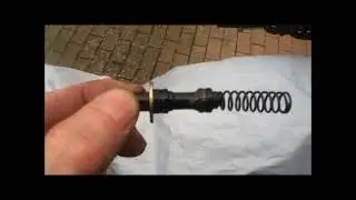Bonneville 790 865 Front Brake Master Piston Replacement