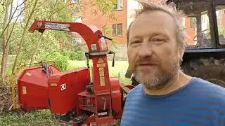 Дядя Вова привез в наш лес специальную дробильную машину и наведет красоту