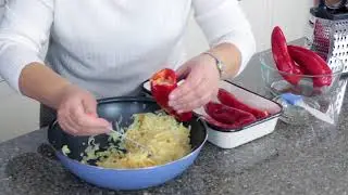 How to Make Simple and Delicious Vegan Stuffed Peppers // Quick and Easy