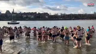 Morsowanie w Wiśle. Kilkadziesiąt osób weszło do lodowatej wody