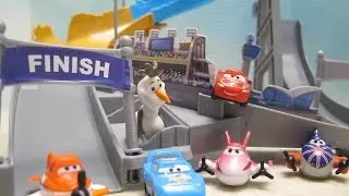 Disney Planes Air Dare Loop Assembly with Olaf and Lightning McQueen