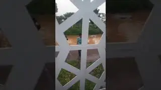 Mobil Tercebur Di Kali Depan Mesjid Al-Jabar