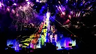 Disneyland Paris - Parade - Magic Everywhere