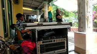 DJ gadis Bali.       VOC. mis Sinta.    pelita musik PIM. nur sound