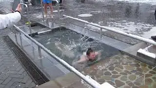 закаливание в полынье Саржин яр Крещение