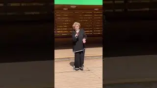 Жил отважный капитан