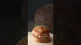 Always a good time for burgers ! 🤩😇y#delicious#foodporn#breakfast#lunch#brunch#SundayBrunch#dinner