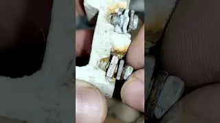 Разбираю розетку времён СССР) Показываю что внутри) 