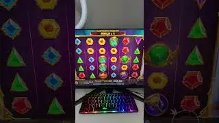 КУПИЛ БОНУСКУ ПОДПИСЧИКУ В GATES OF OLYMPUS 1000#shorts  #слоты #slot #casino #win #занос