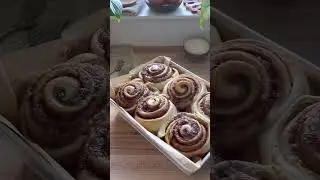 How to cut cinnamon rolls perfectly !! Fool proof #shorts