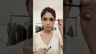 Mia Ikutan Jadi Wednesday
