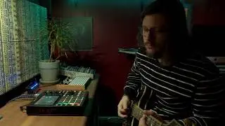 Oh, that’s smooth // Chill Beats with Akai MPC One, Bass, and Guitar