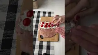 Куриная грудка с творожным сыром.
