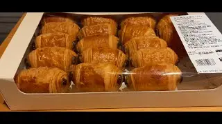 costco's pastries : mini pain au chocolat and  mini pastries