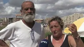 Una pareja duerme desde julio en una playa de Alicante por no poder pagar la vivienda