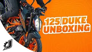 Unboxing the NEW KTM 125 DUKE 2021 at Judd Racing