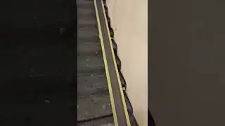 Откидной пандус в подьезд для электросамоката