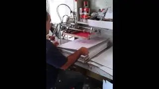 Máquina para gravar caixas