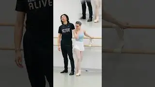 A common mistake in performing tendu to fifth position.