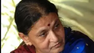 Mahesh Babu with his mom Indira rare and unseen - must see