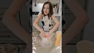 How to make oobleck slime. #oobleck #summerfun #kidsinthekitchen #diy