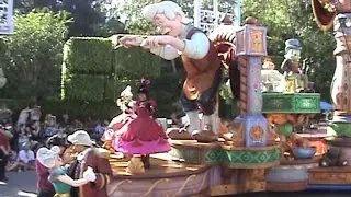 Disneyland Parade Fail