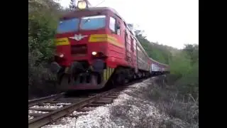 Преминаване на влак в каньона между Царева ливада и Дряновския манастир