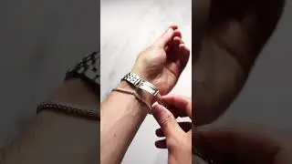 The Seiko 5 SNKL23 looks Awesome!