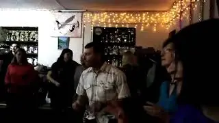 А я несу тебе цветы