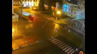Влетел в ограждение на Думской площади