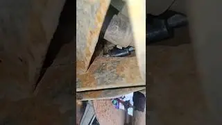 Тут мы чуть не потерпели Фиаско!!  При откручивании верхних рычагов серп..фуух