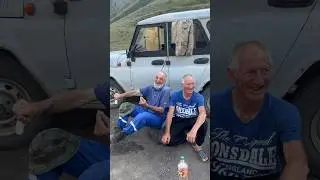 С Дедом приехали на пасеку 