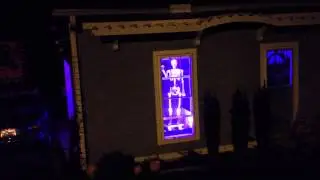 Skinny Comes Alive - Halloween prop