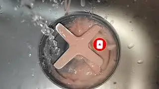 MAKING A SMOOTHIE IN SUPER SLOW MOTION #SHORTS